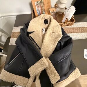 EXPRESS Black and Cream Women's Shearling Jacket NWT SZ S